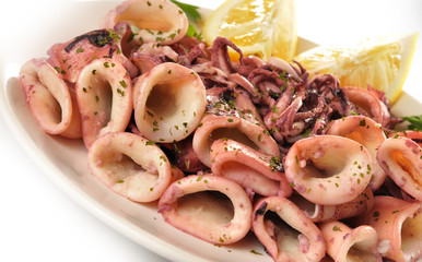 Detalle de calamares a la plancha.