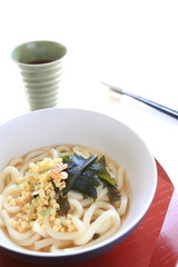 japanese cuisine, wakame udon on wooden tray
