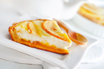 pie with apple and cottage