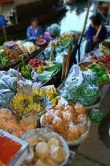 Le marché flottant de Damnoen Saduak en Thaïlande