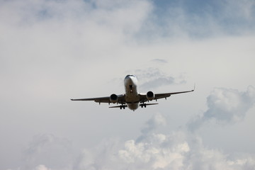 Aircraft approaches landing strip