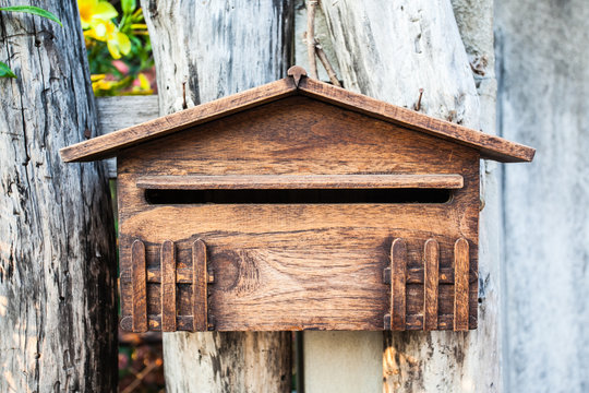 Wood mailbox