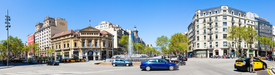 Naklejka premium Panorama skrzyżowania Gran Via i Passeig de Gracia