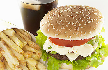Hamburger con Patatine e Bibita