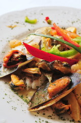 Steamed mussels with white wine garlic sauce and Peperoni