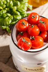 fresh cherry tomatoes