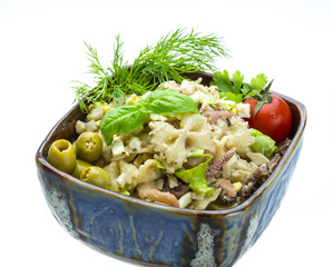 Macaroni salad with seafood