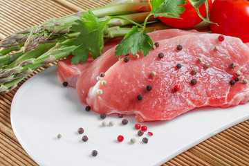 Pork fillet with fresh asparagus
