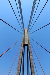 鮎の瀬大橋の幾何学的な橋桁