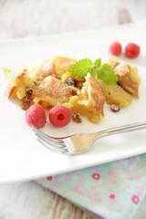 Kaiserschmarren mit Himbeeren
