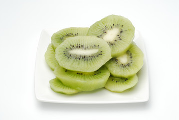 Kiwi cortado en rodajas en un bol