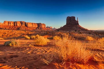 Fotobehang Zonsopgang op Monument Valley, VS © Pixelshop