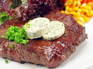 rindersteak mit kräuterbutter