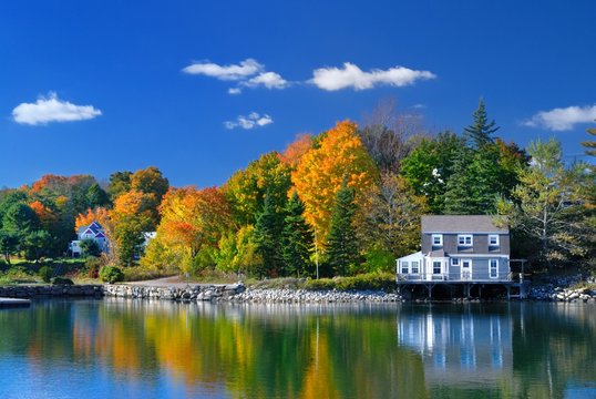 Colors of Indian summer, Maine