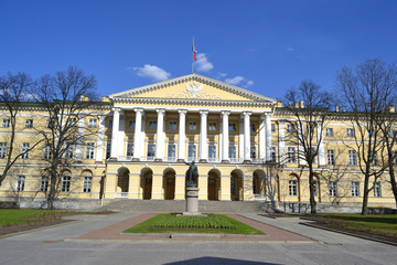 Fototapeta na wymiar Smolny Palace in St. Petersburg