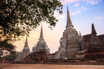 Pagoda containing the bones King of Ayutthaya