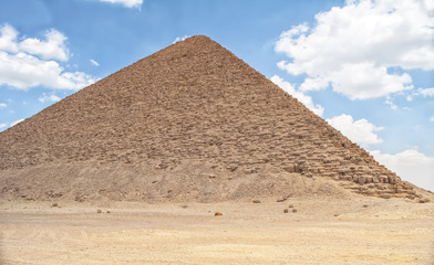 Fototapeta na wymiar Red pyramid in Dahshur