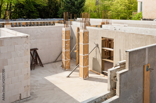 "Rohbausituation bei einem Kellergeschoss" Stockfotos und lizenzfreie