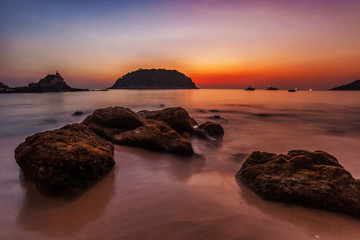 Obraz premium Tropical beach at sunset.