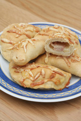 Panzerotti mozzarella e prosciutto