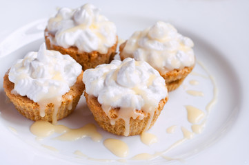 Cupcakes with cream and mint