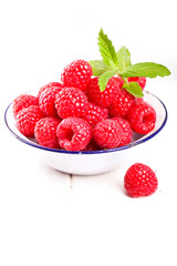 frische rote Himbeeren