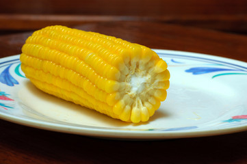 yellow corn in a bowl.