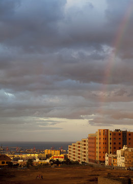 Edificios con arco iris