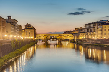 Fototapeta na wymiar Ponte Vecchio (Stary Most) w Florencja, Włochy.