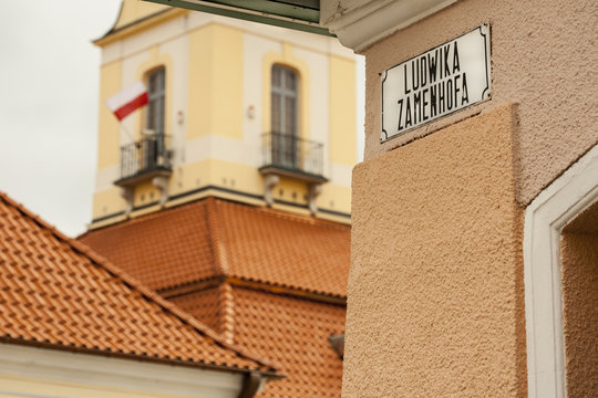Plate with the street name of Zamenhof.