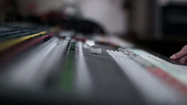 Sliding buttons