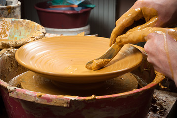 Obraz na płótnie Canvas Potter w pracy