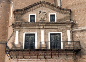 Fototapeta na wymiar Balcones de la iglesia de Alaejos