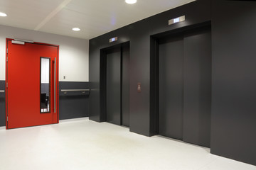 ascenseurs d'hôpital © mariesacha