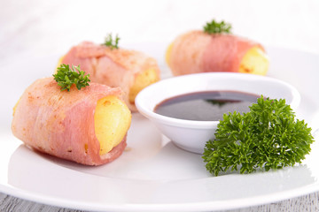 potato wrapped in bacon