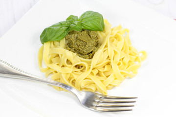 tagliatelles au pesto