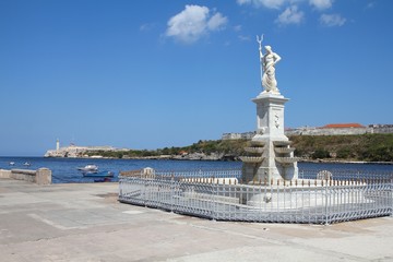 Havana waterfront - Neptune monument