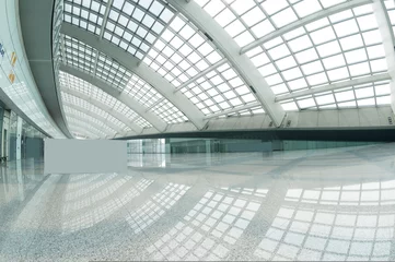 Keuken foto achterwand Luchthaven interieur van het moderne winkelcentrum van het metrostation van de luchthaven van Peking