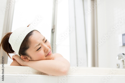 お風呂で泣く女性 Wall Mural Wallpaper Murals Wallsheaven Miya227 お風呂で泣く女性 Wall Mural Wallpaper Murals Wallsheaven Miya227