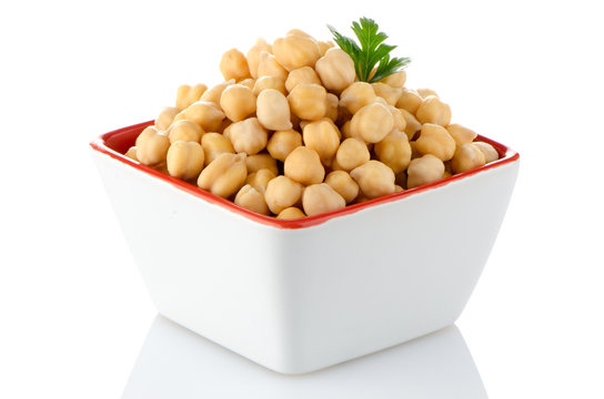 Closeup of a bowl with boiled chickpeas