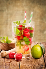frischer Himbeer-Limette Cocktail