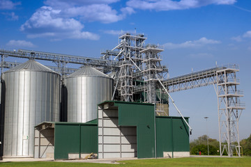 Grain silos  © cherryandbees