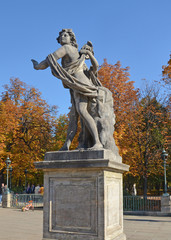 Statue in the park Lazienki - Warsaw Poland - obrazy, fototapety, plakaty