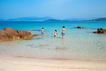Fototapeta na wymiar Plaża dekoracje na Korsyce
