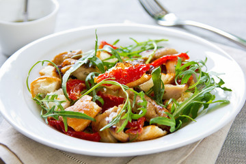 Chicken with sundried tomato and rocket salad