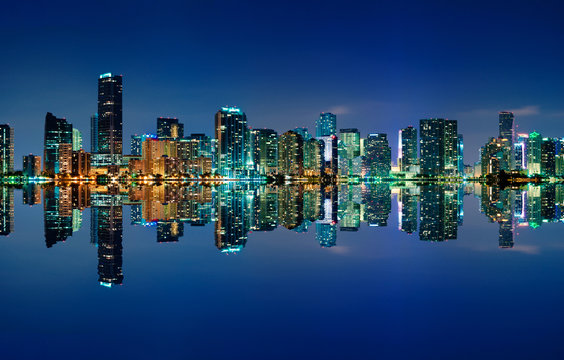 Miami Skyline" Images – Browse 1,571 Stock Photos, Vectors, and Video |  Adobe Stock