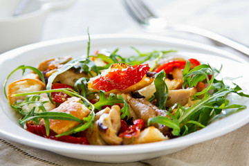 Chicken with sundried tomato and rocket salad