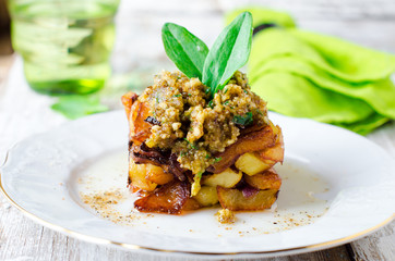 Fried potatoes with peanut sauce