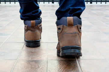 Safety shoes with forward step
