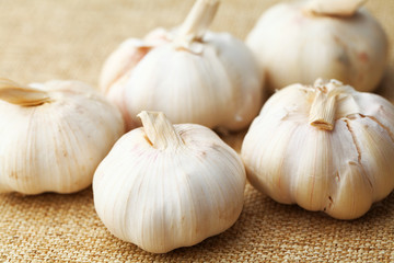 Garlic on linen